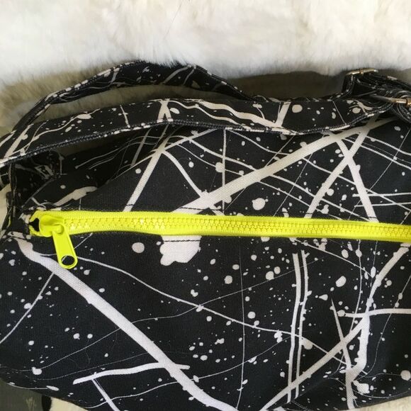 ZumbaUnisex Black White Yellow Adjustable Straps Swag Duffle Backpack Bag main image 9